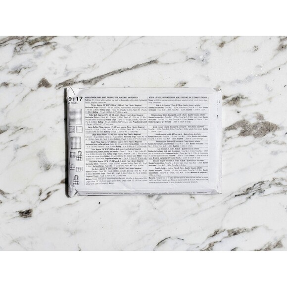 1990s Sewing Pattern for Throw, Baby Quilt, Pillows, Tote, Place Mat + Tea Cozy - Picture 2 of 2